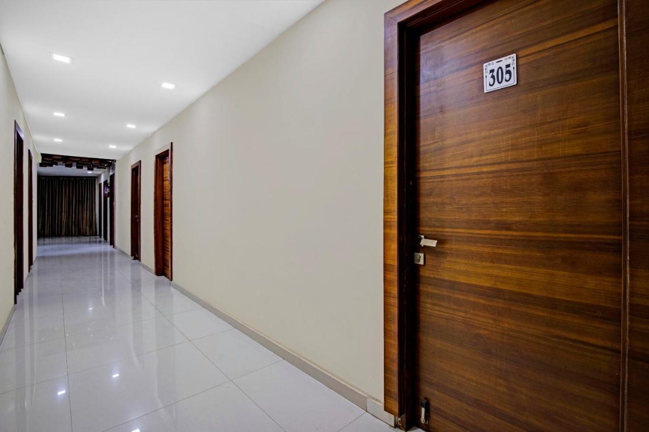 Hotel Navjivan Himatnagar Bagian luar foto