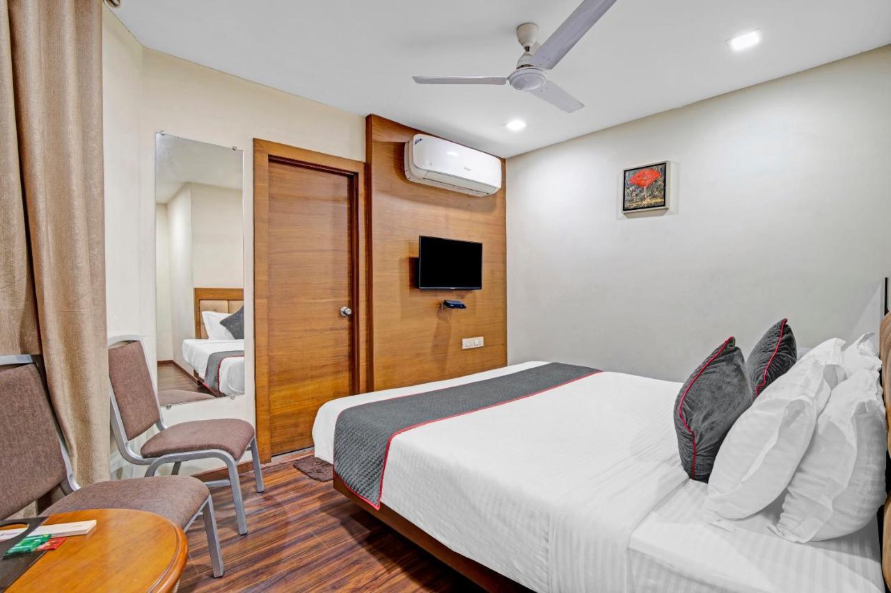 Hotel Navjivan Himatnagar Bagian luar foto