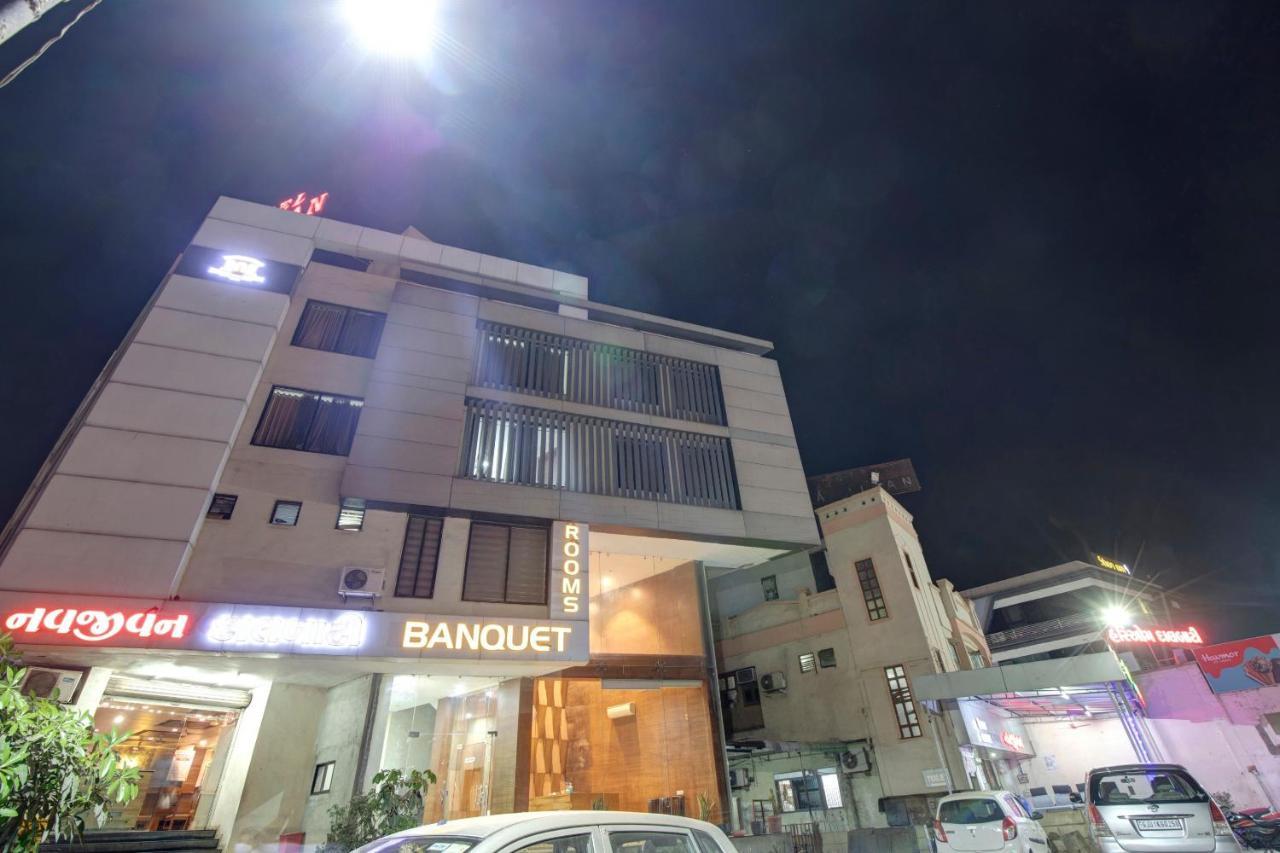 Hotel Navjivan Himatnagar Bagian luar foto