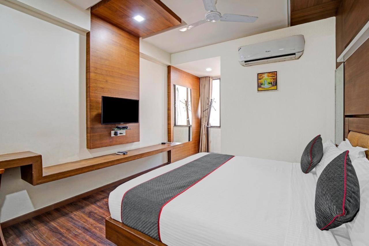 Hotel Navjivan Himatnagar Bagian luar foto