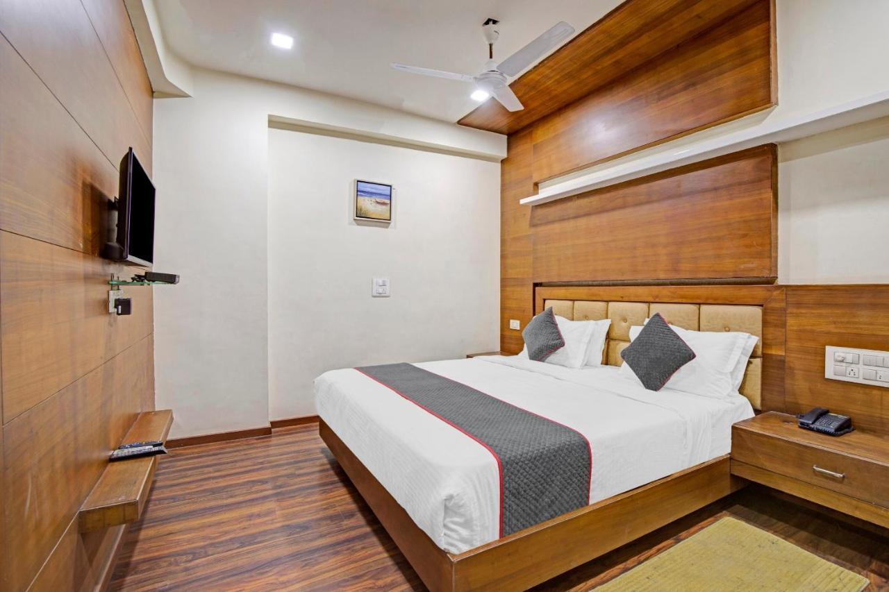 Hotel Navjivan Himatnagar Bagian luar foto