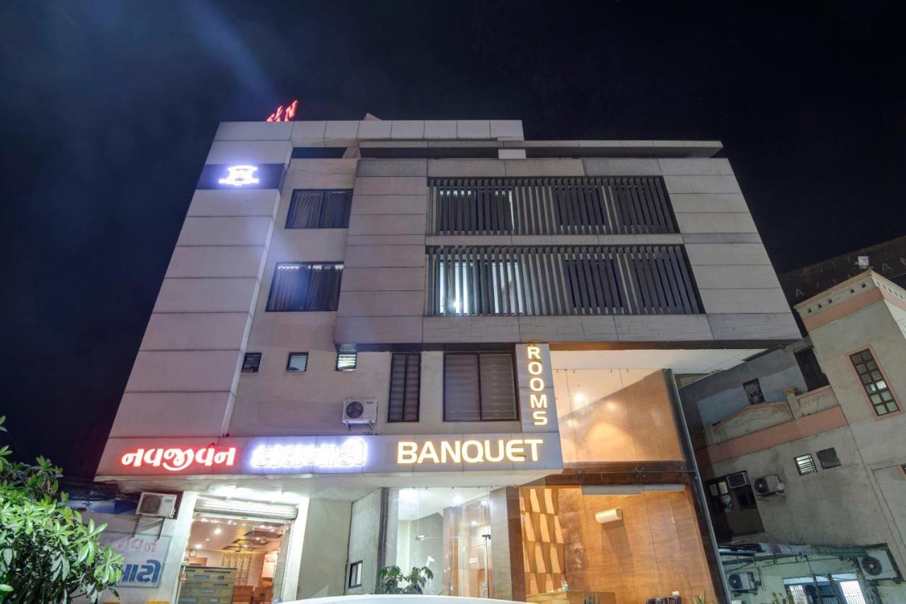 Hotel Navjivan Himatnagar Bagian luar foto