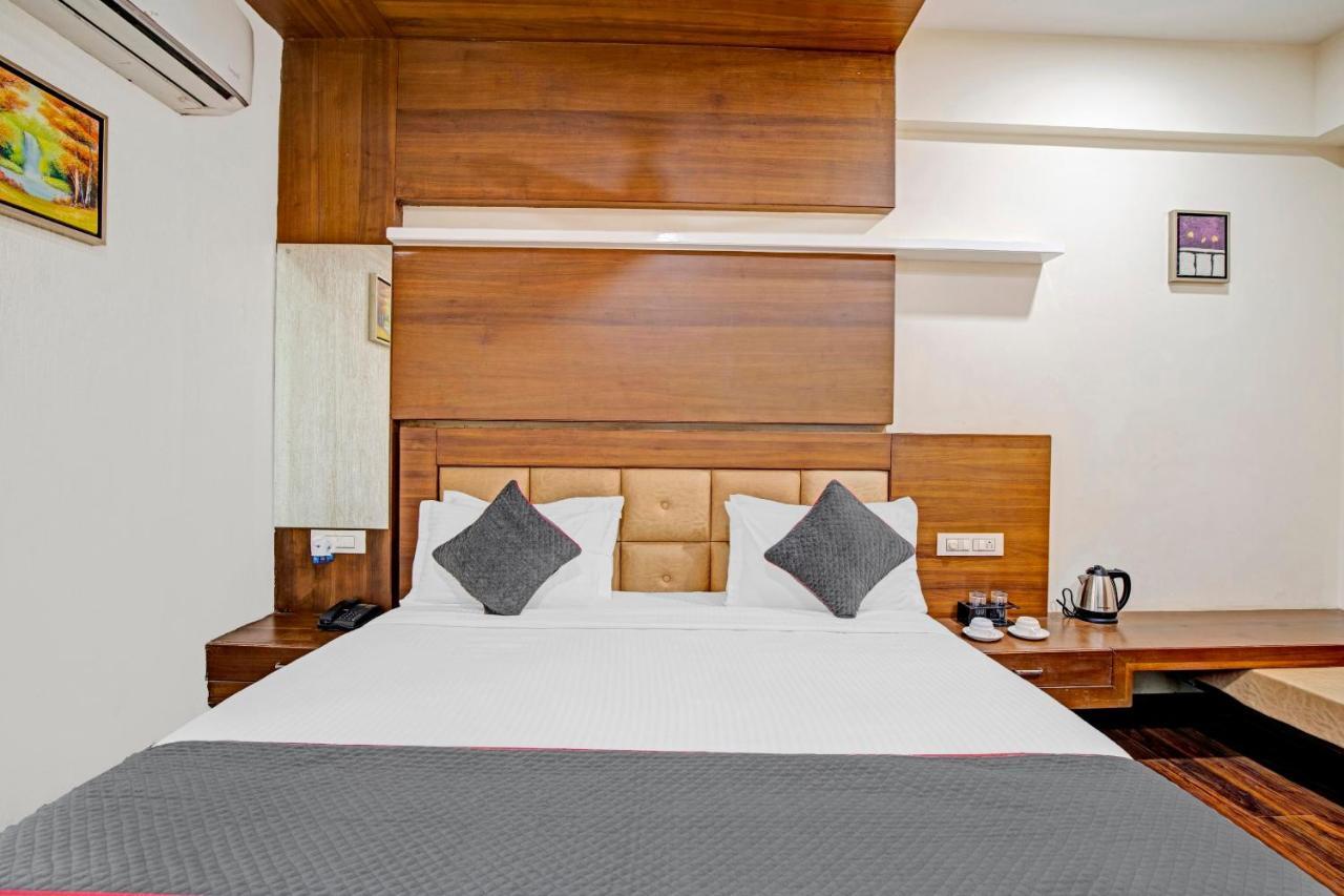 Hotel Navjivan Himatnagar Bagian luar foto
