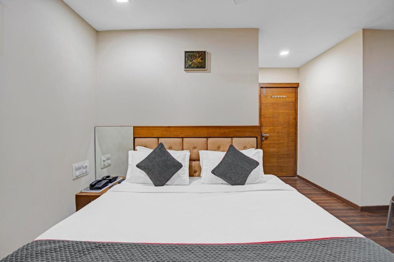Hotel Navjivan Himatnagar Bagian luar foto