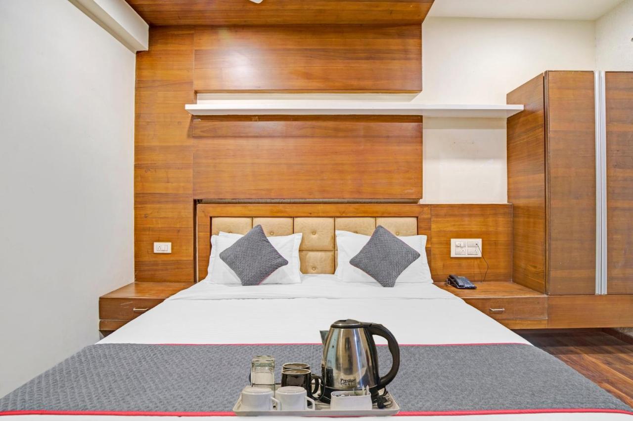 Hotel Navjivan Himatnagar Bagian luar foto